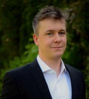 The image shows Bastian Oldach.